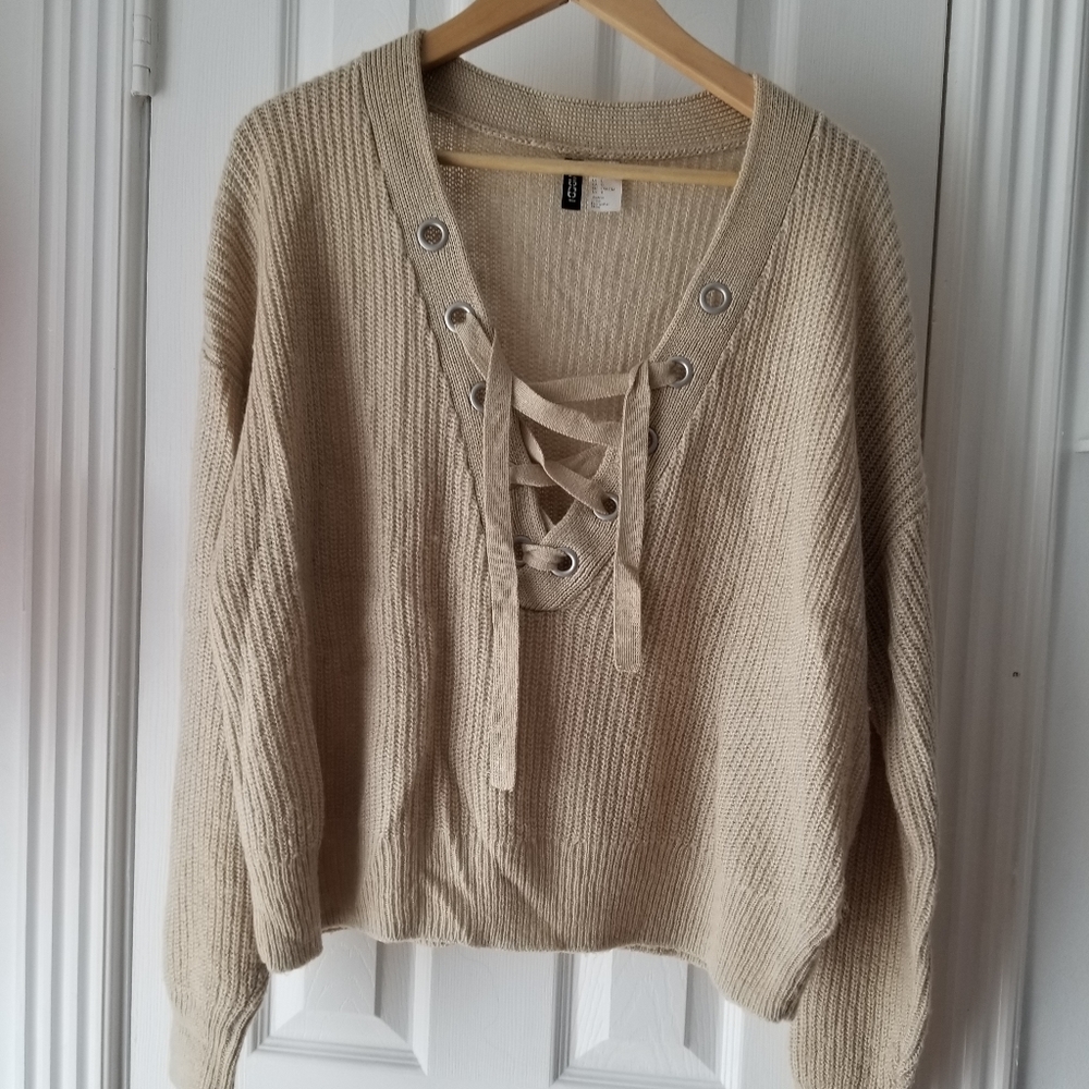 H&M Lace V-neck